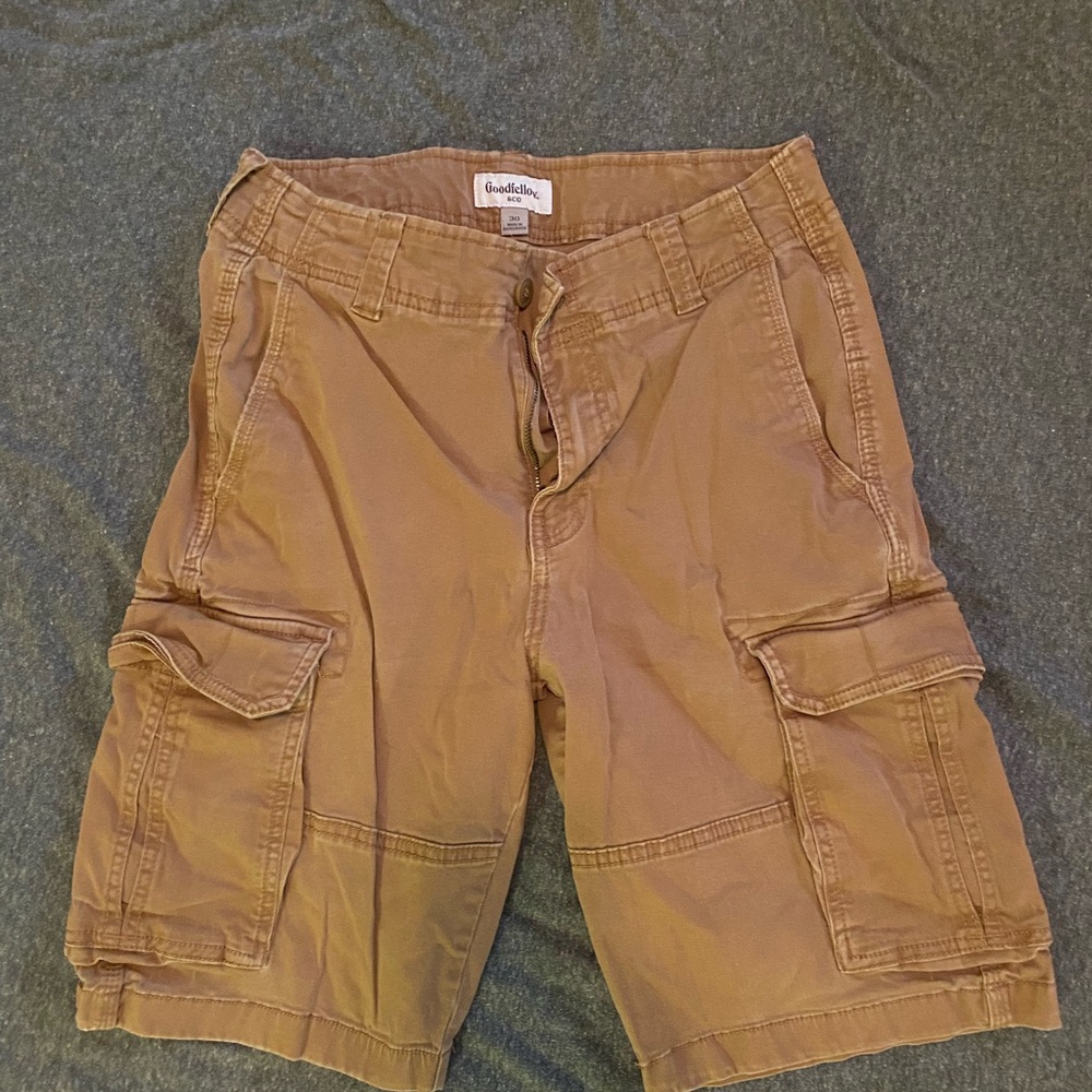 Cargo shorts, men’s size 30